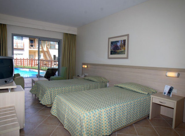 Отель Silence Beach Resort 5*