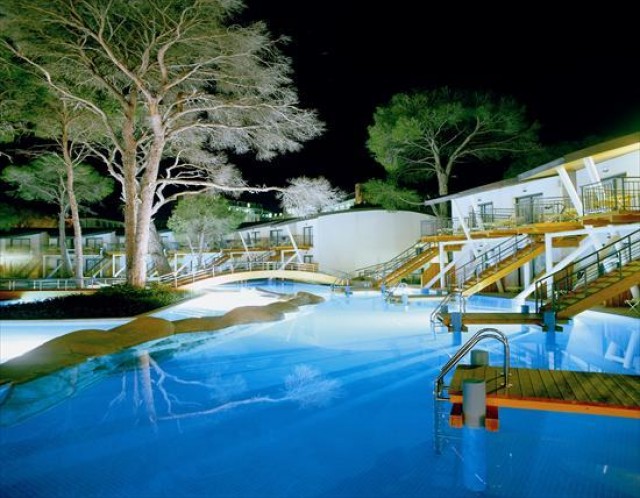 Медовый месяц на курорте Cornelia De Luxe Resort