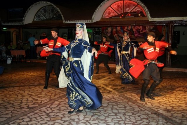 Экскурсию "Турецкая ночь в Караван-Сарае" 